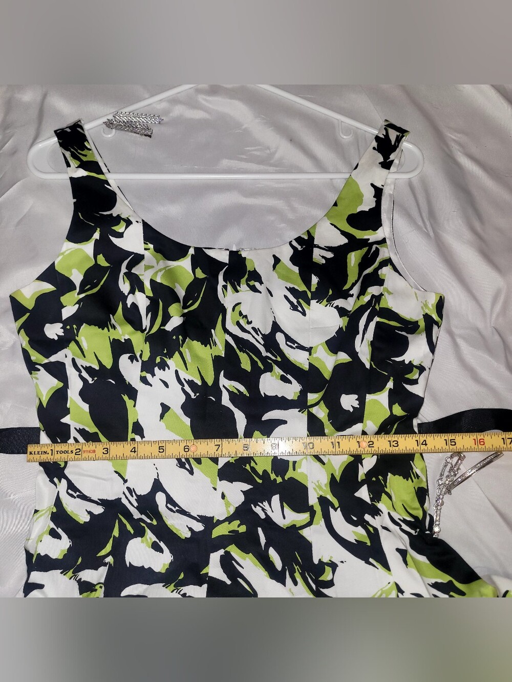 Steph's Pick:  Jessica Howard Dress, Size 6 - Picture 9 of 15